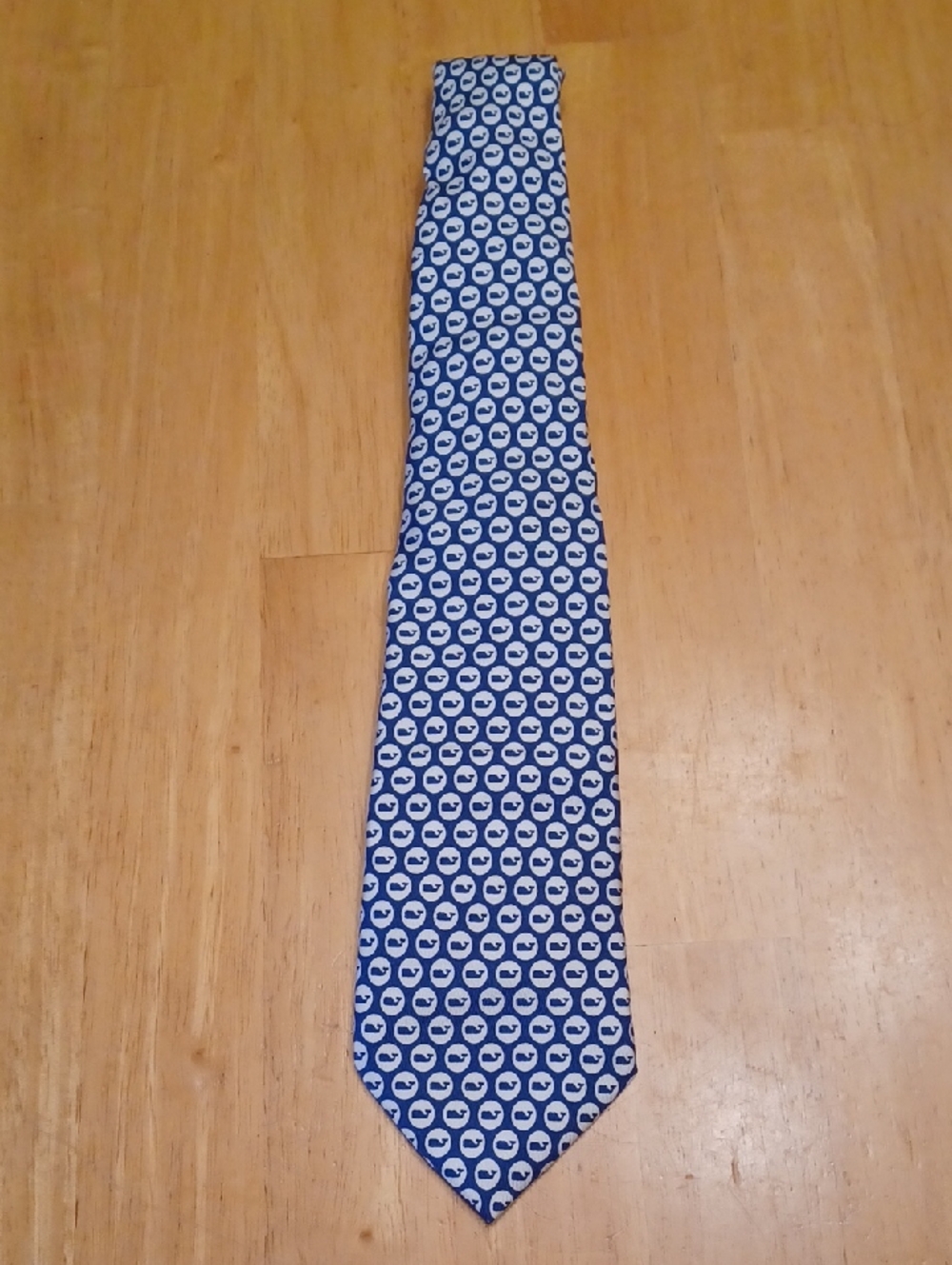 Vineyard Vines Blue Tie with White Whale Medallions 100% Silk